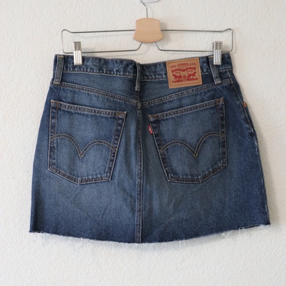 Levi’s Deconstructed Skirt - Picture 3 of 4